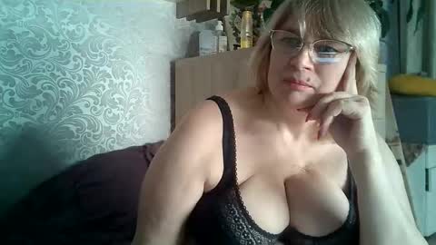 Aline LoveFlowers online show from December 17, 2025, 1:50 pm