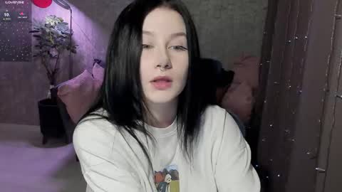 Aline Greeeen online show from December 15, 2025, 6:06 am