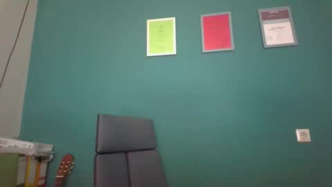 Snapshot of aliprcalica1 chatting on February 18, 2026, 12:12 pm Chris online show from February 18, 2026, 12:12 pm