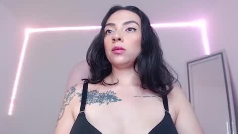 Alejandra online show from February 24, 2025, 6:05 am