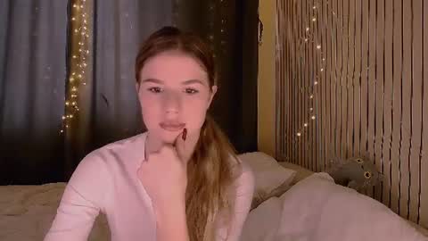 alisa_swan_ online show from June 10, 2026, 12:37 pm