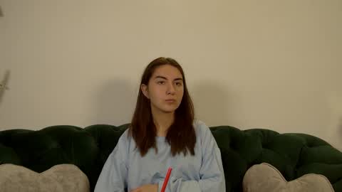 Alisa online show from May 17, 2026, 7:06 am