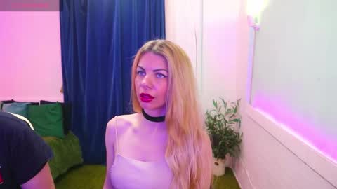 Snapshot of alisaaleks chatting on November 9, 2025, 5:00 pm Alisa Aleks online show from November 9, 2025, 5:00 pm