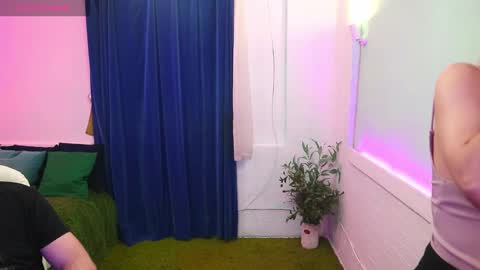 Snapshot of alisaaleks chatting on November 21, 2025, 3:33 pm Alisa Aleks online show from November 21, 2025, 3:33 pm