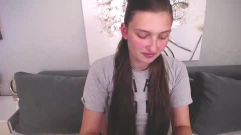 Alisa online show from September 22, 2025, 12:18 pm