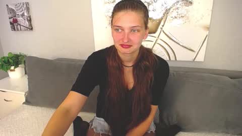 Alisa online show from September 25, 2025, 12:42 pm