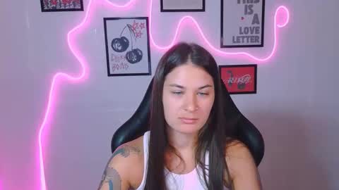 Alisa online show from May 26, 2026, 8:38 pm