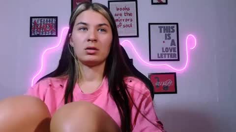 Snapshot of alisarossy chatting on June 16, 2026, 8:22 pm Alisa online show from June 16, 2026, 8:22 pm