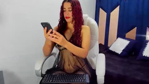alishaevans_rs online show from September 20, 2025, 7:48 pm