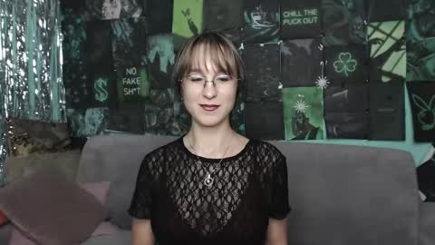 alishakelly online show from November 30, 2025, 5:44 am