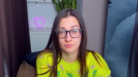 Alina online show from December 12, 2024, 2:11 pm