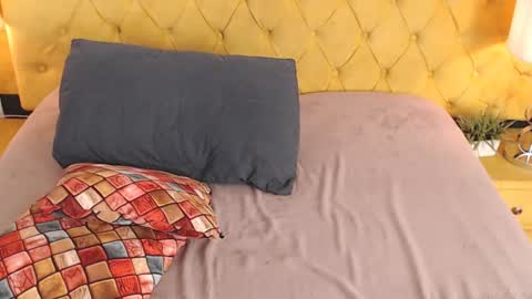 Luna online show from November 1, 2025, 7:49 pm