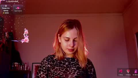 Snapshot of alismoona chatting on December 3, 2025, 9:29 am Alisa online show from December 3, 2025, 9:29 am