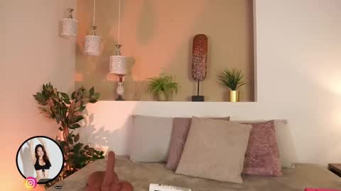 Snapshot of alison222_ chatting on September 10, 2025, 7:58 pm A L I S O N  online show from September 10, 2025, 7:58 pm