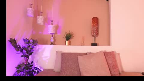 Snapshot of alison222_ chatting on September 23, 2025, 8:45 pm A L I S O N  online show from September 23, 2025, 8:45 pm