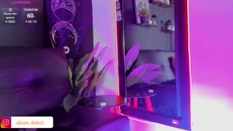 alison_wynter online show from February 13, 2025, 8:34 pm