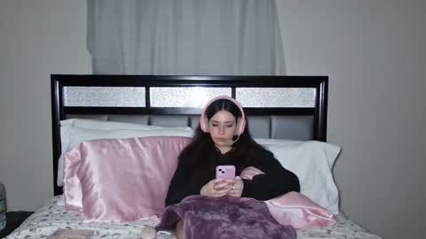 Alison Fields online show from May 27, 2026, 1:57 am