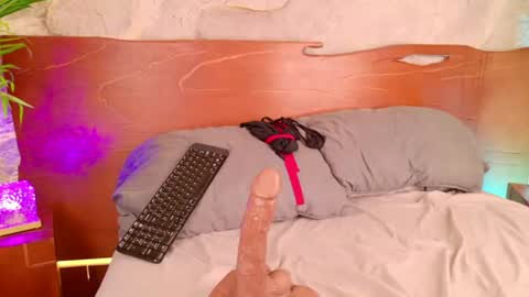 Alison Moon  online show from July 14, 2026, 2:05 am