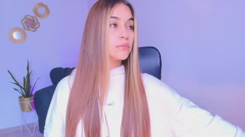 Snapshot of aliss_es chatting on May 13, 2026, 6:49 pm ALISS online show from May 13, 2026, 6:49 pm