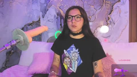 Mia online show from April 4, 2026, 8:17 pm