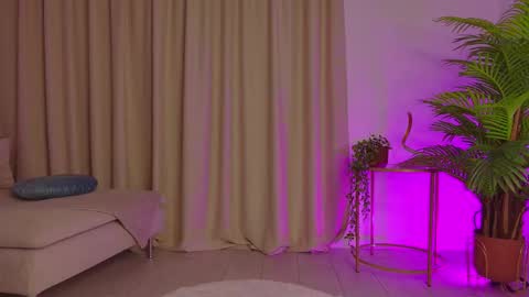alissa_foxx online show from September 12, 2025, 5:40 am