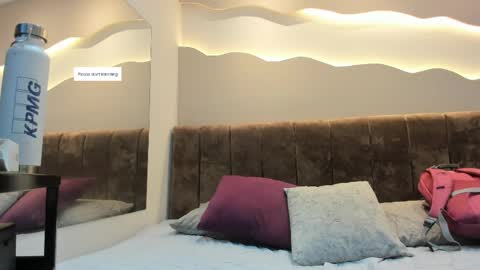 Alisson online show from April 6, 2026, 11:33 am