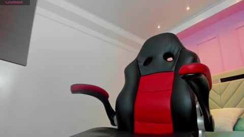 ALISSON online show from November 22, 2025, 12:15 pm