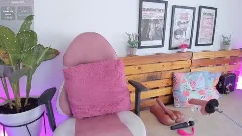 Alisson  online show from November 10, 2025, 8:30 pm