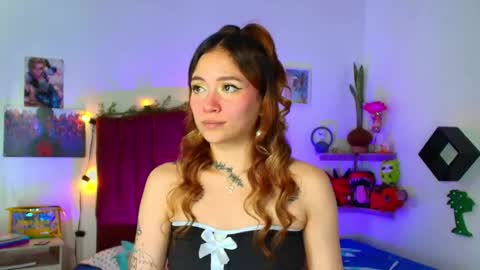 Alisson IG alisson zafiro27 online show from February 15, 2026, 8:05 pm