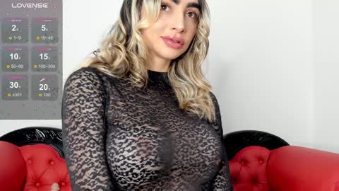 Snapshot of alissondomit chatting on December 12, 2024, 4:32 pm Alisson Domit online show from December 12, 2024, 4:32 pm
