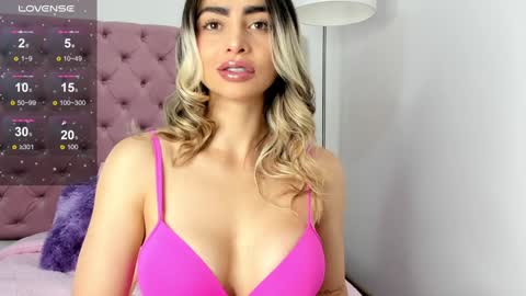 Snapshot of alissondomit chatting on February 6, 2025, 2:04 pm Alisson Domit online show from February 6, 2025, 2:04 pm