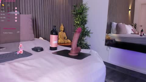 Alisson online show from April 17, 2026, 5:27 pm