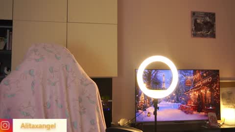 A L I T A online show from December 5, 2024, 7:28 pm