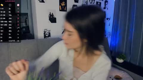 Alivia online show from October 25, 2025, 9:17 am