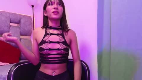 alix_kitty_ online show from December 4, 2025, 9:56 pm