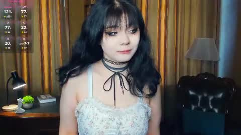 Snapshot of alixypunter chatting on June 19, 2026, 9:02 am Emily online show from June 19, 2026, 9:02 am