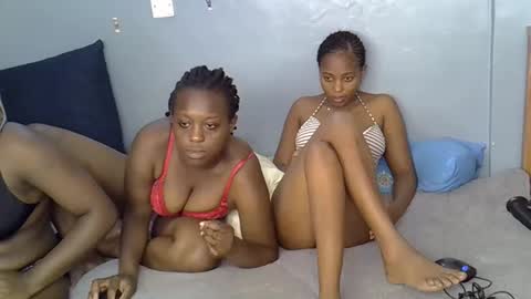 aliyah001 online show from October 26, 2025, 12:22 pm