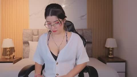 Snapshot of alkivamoon chatting on April 24, 2026, 7:38 pm alkivamoon online show from April 24, 2026, 7:38 pm