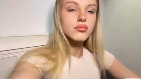 Snapshot of allaloffredo chatting on July 18, 2026, 4:11 pm Kate online show from July 18, 2026, 4:11 pm