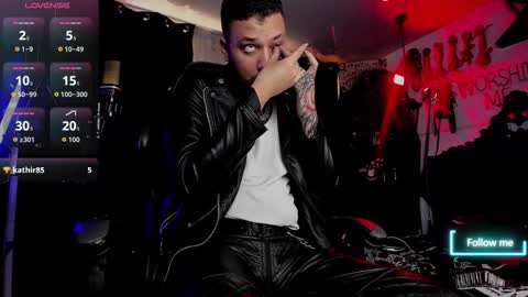   online show from October 31, 2025, 6:53 pm