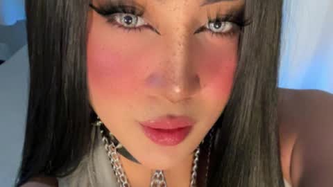 Miss Gia online show from December 5, 2025, 5:42 pm