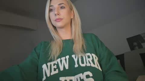 A day u didnt smile is a lost day online show from January 21, 2025, 3:32 pm