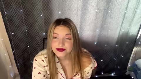 Snapshot of allenefeela chatting on January 18, 2026, 9:24 am Emily online show from January 18, 2026, 9:24 am