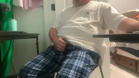 Allergictolove online show from October 26, 2025, 6:25 pm