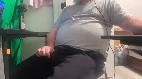 Allergictolove online show from December 17, 2025, 12:27 am