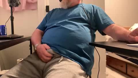 Allergictolove online show from March 7, 2026, 8:39 pm