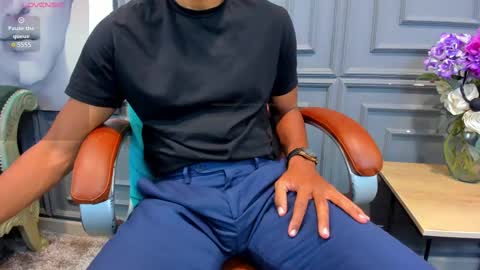 Snapshot of allessandrosantos chatting on February 22, 2025, 4:29 am Help me reach 100 likes online show from February 22, 2025, 4:29 am