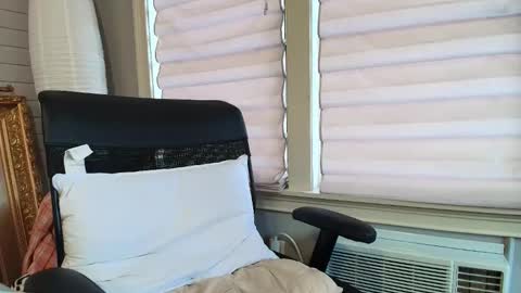 wishlist on bio online show from February 13, 2026, 10:17 pm