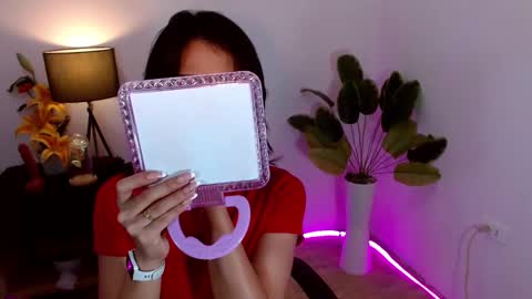 allhailyourmajesty online show from December 25, 2024, 5:48 am