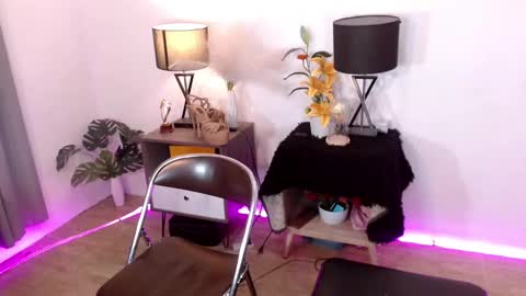 allhailyourmajesty online show from January 6, 2025, 7:09 am